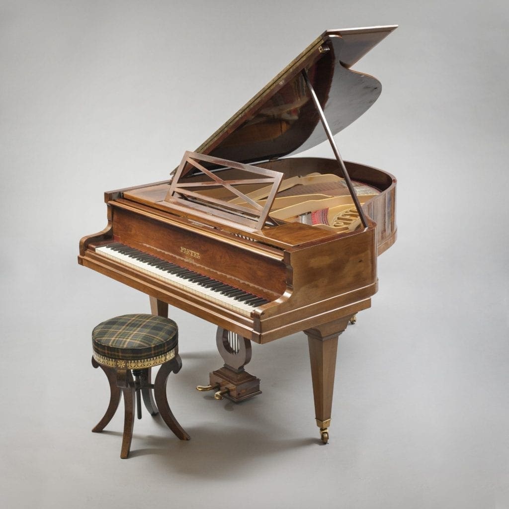 piano-yves-montand-simone-signoret-encheres-auctionlab Piano Yves Montand autheuil Simone Signoret enchères Auctionlab