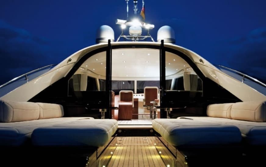yacht-encheres-riva-artebellum extèrieur Yacht luxe exceptionnel enchères riva artebellum