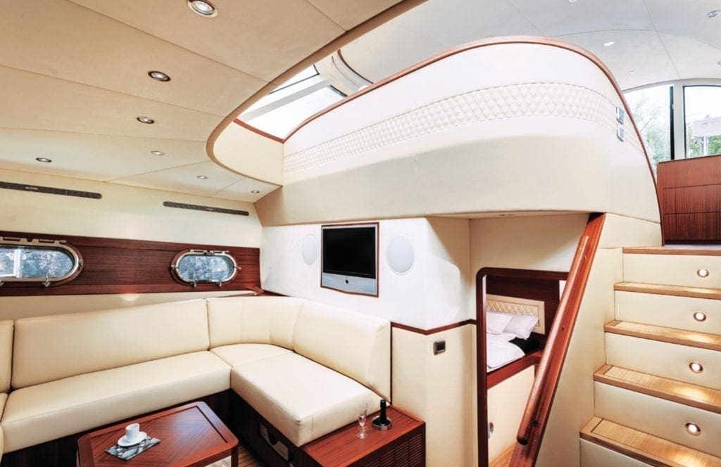 yacht-riva-encheres-artebellum intèrieur Yacht luxe exceptionnel enchères riva artebellum
