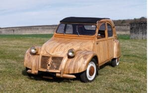 2CV, type AZKA de 1955, Michel Robillard « La Belle Lochoise » 2CV, type AZKA de 1955, Michel Robillard « La Belle Lochoise »