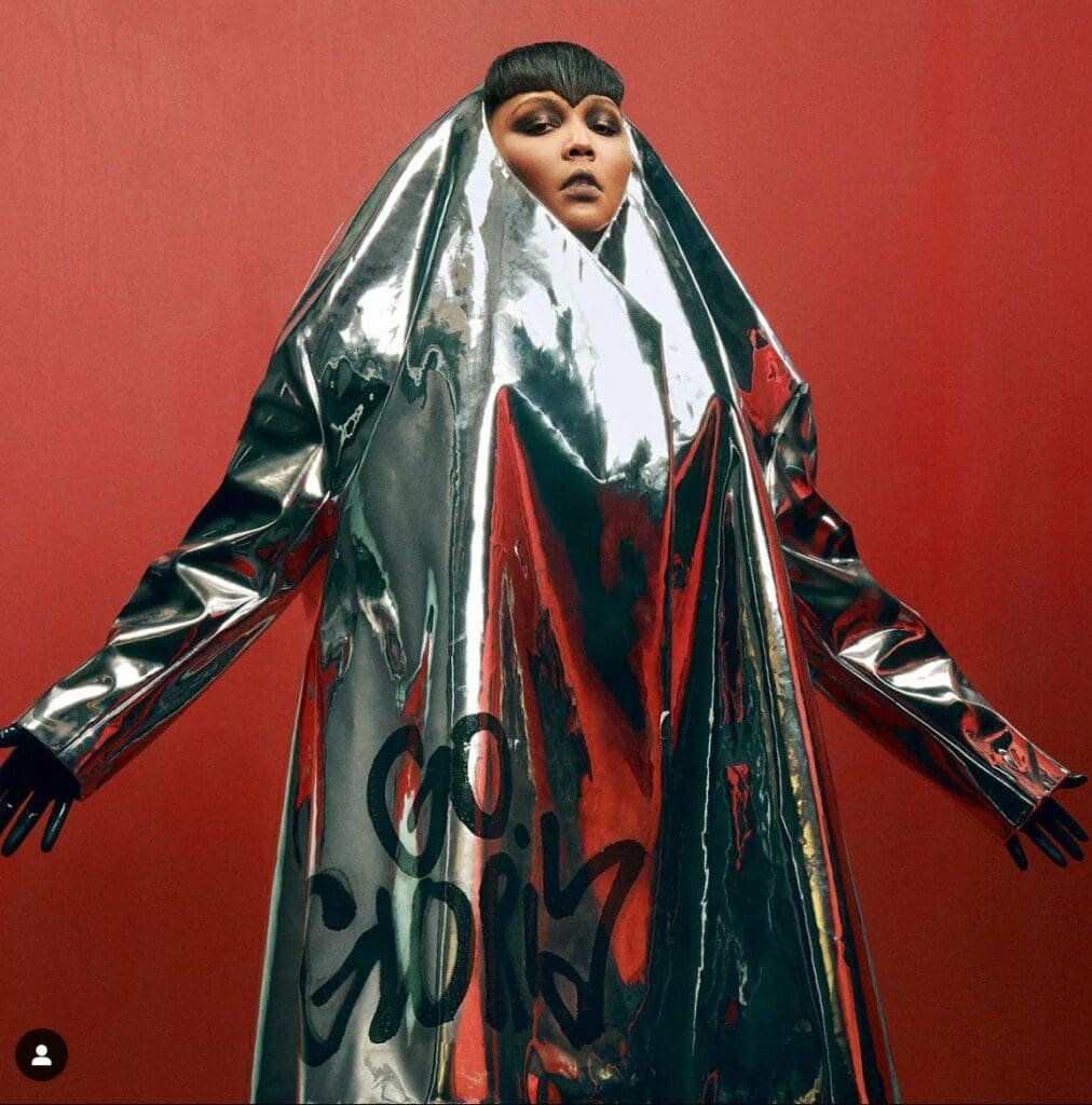 Duran Lantink Worn By Lizzo Silver Manteau Duran Lantink Worn By Lizzo Silver Manteau