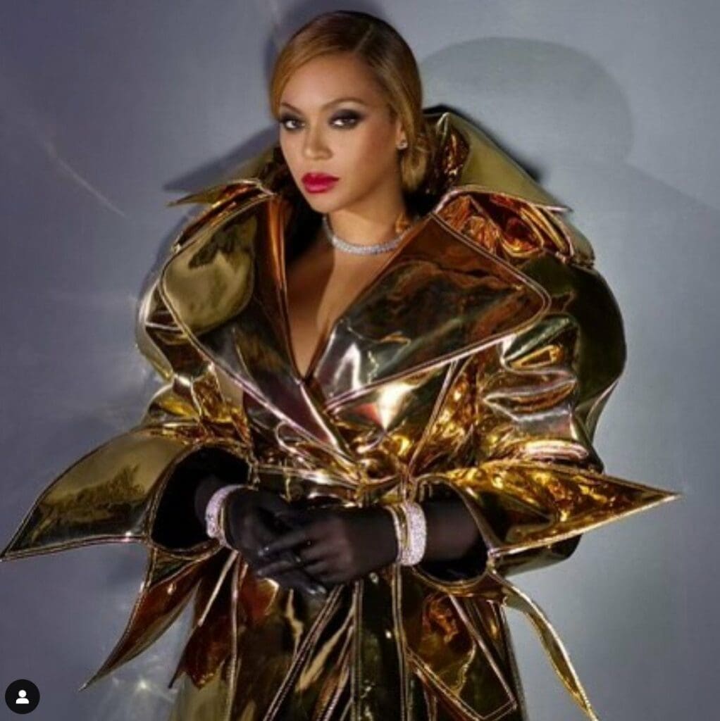 Duran Lantink Worn by Beyonce Gold Manteau Duran Lantink Worn by Beyonce Gold Manteau