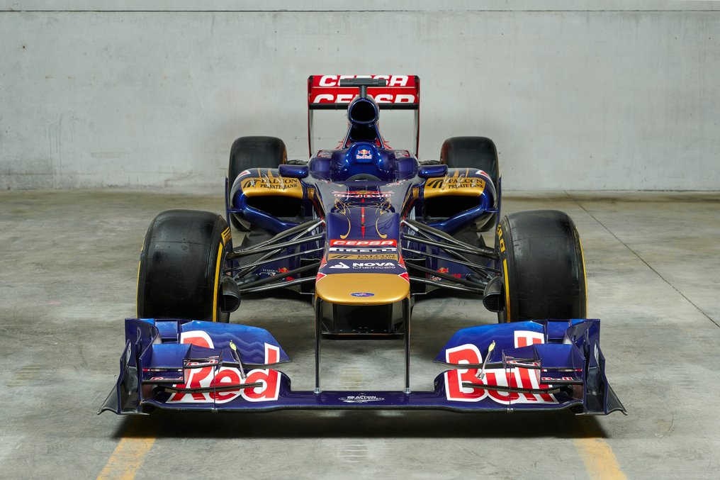 La Scuderia Toro Rosso de 2012 : Une pièce historique aux enchères 3